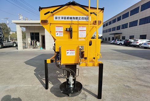 8方刮板鏈條撒布機(jī)